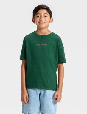 Boys' Short Sleeve Oversized Fit T-Shirt Small 6/7T Cat & Jack Team Outdoors